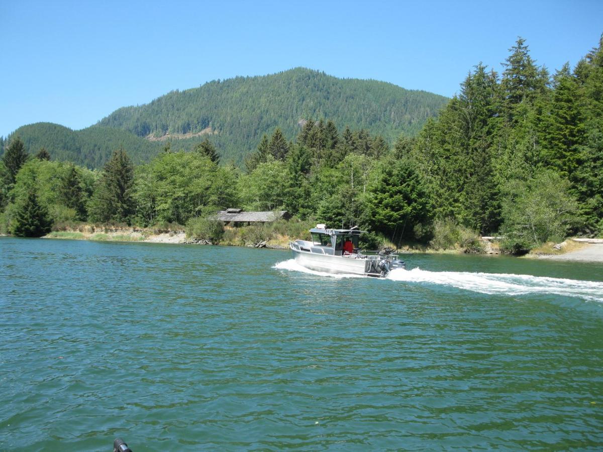 A Shack In The Woods Villa Port Renfrew Exterior photo