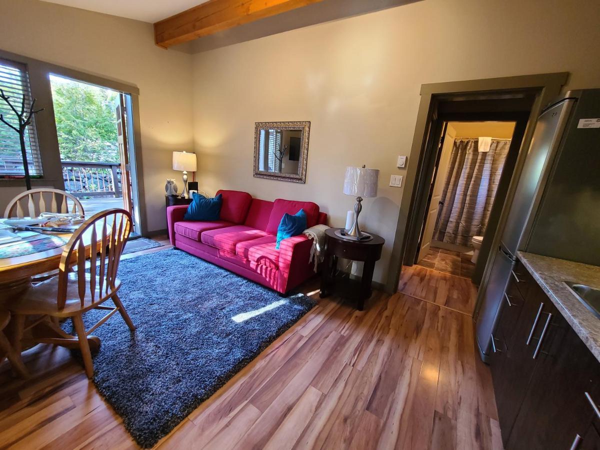 A Shack In The Woods Villa Port Renfrew Exterior photo